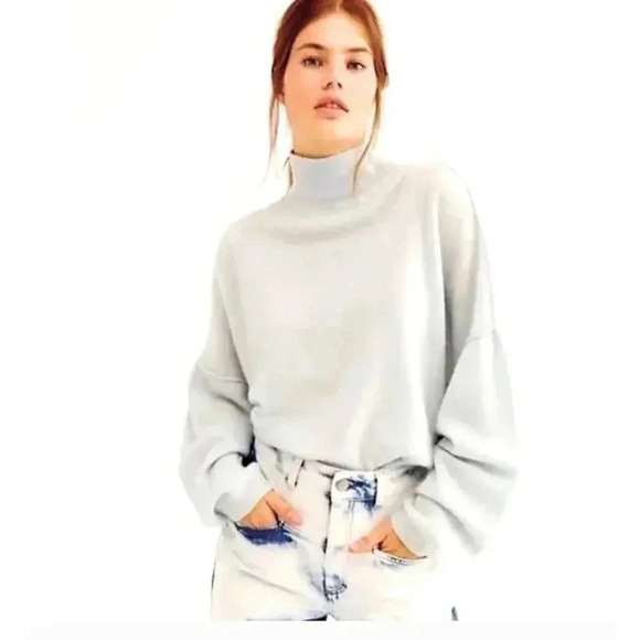 Free People Cropped Grey Turtleneck Sweater 100% Cashmere Size M - Picture 1 of 5